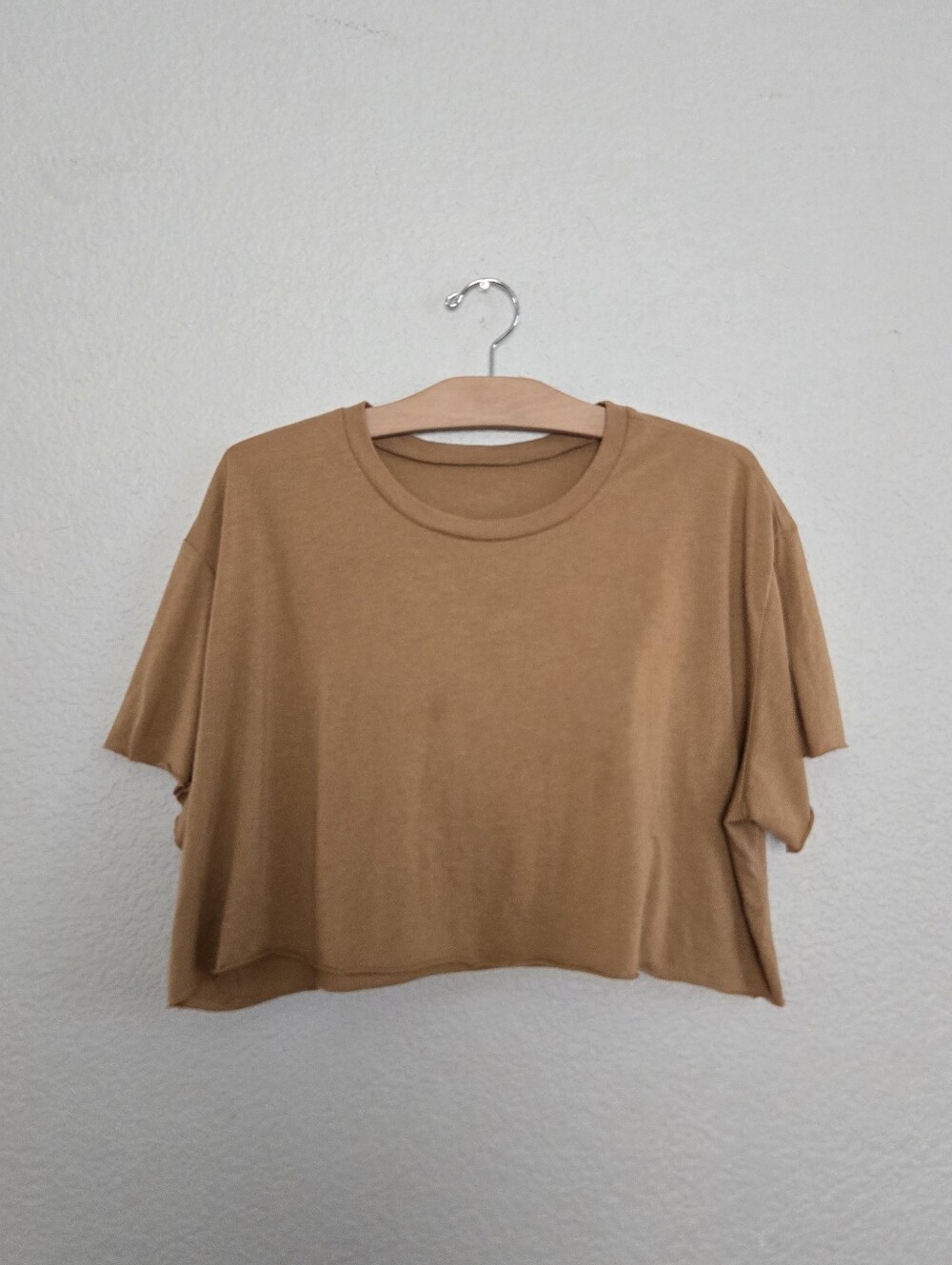 Alo | Cropped Short Sleeve Top - Picture 2 of 5